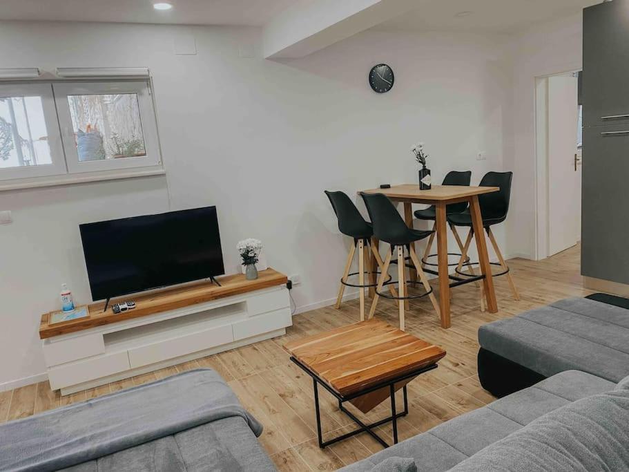 Hvar Home Apartments Hvar Town Bagian luar foto