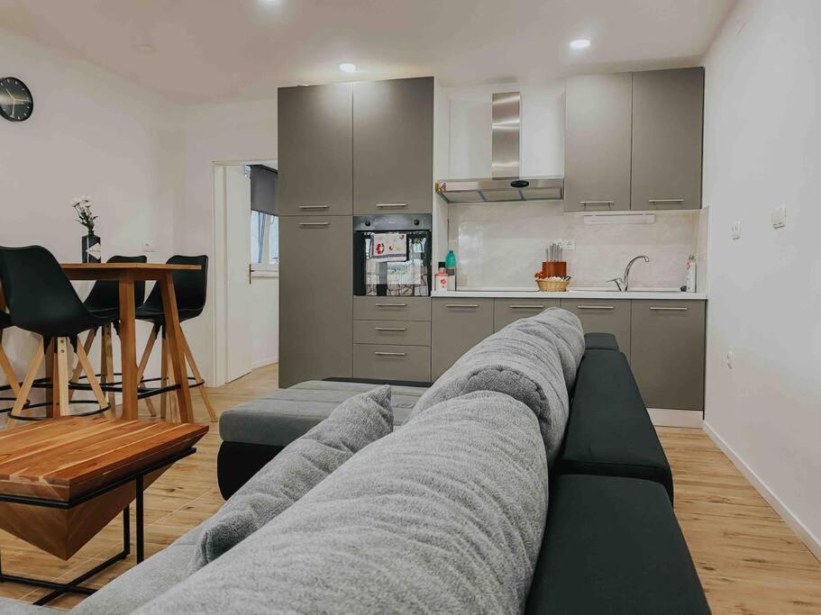 Hvar Home Apartments Hvar Town Bagian luar foto