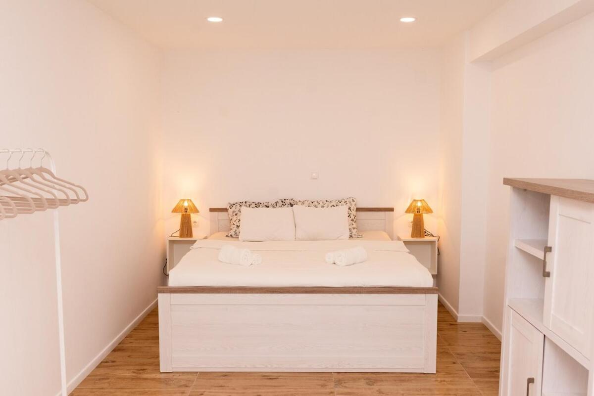 Hvar Home Apartments Hvar Town Bagian luar foto
