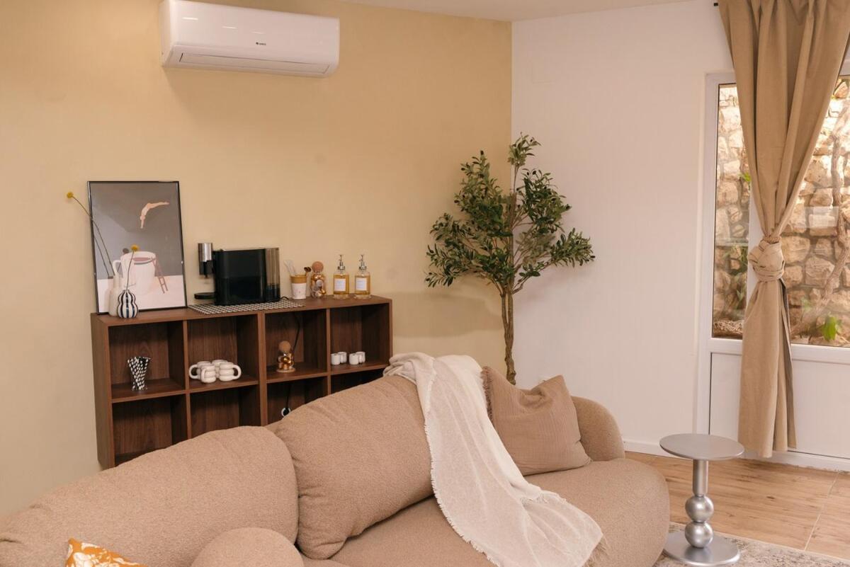 Hvar Home Apartments Hvar Town Bagian luar foto